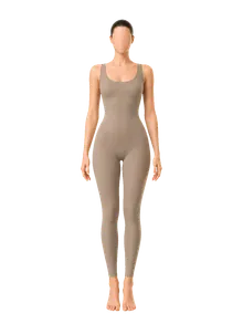 Dramatic Classic Kibbe body type figure